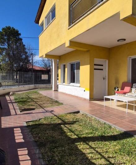 Casa · 140m² · 7 Ambientes · 2 Cocheras
