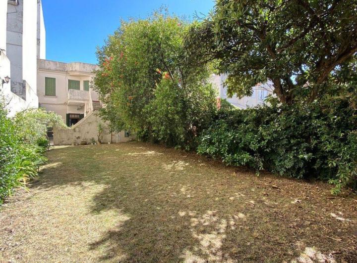 Casa · 249m² · 5 Ambientes · 1 Cochera