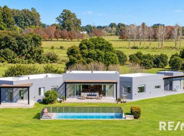 Casa · 265m² · 5 Ambientes · 2 Cocheras · Venta Casa 5 Amb La Macarena, Amoblada C/pileta