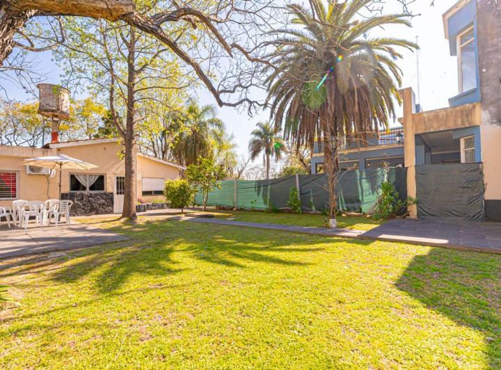 Casa · 160m² · 3 Ambientes · 2 Cocheras