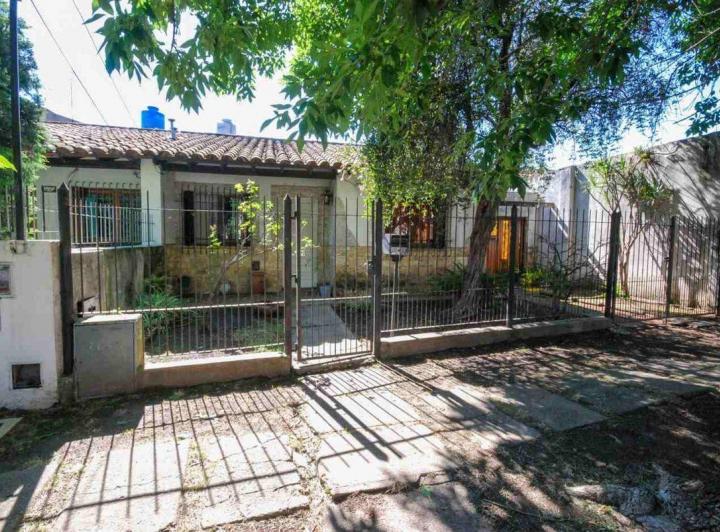 Casa · 82m² · 4 Ambientes · 1 Cochera