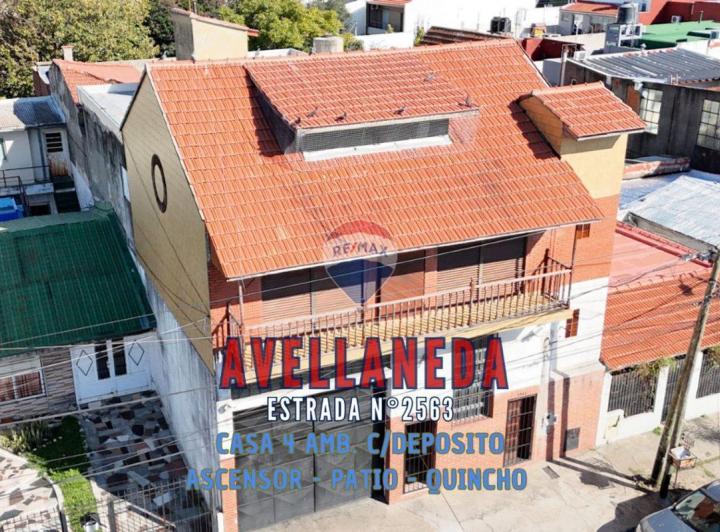 Casa · 410m² · 4 Ambientes · 1 Cochera