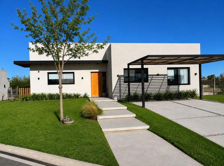 Casa · 120m² · 4 Ambientes · 2 Cocheras