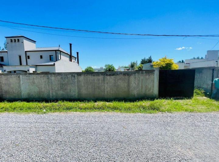 Terreno · 863m²
