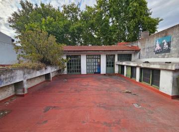 Casa · 180m² · 5 Ambientes · 1 Cochera · Venta Casa 5 Ambientes a Refaccionar. Oportunidad