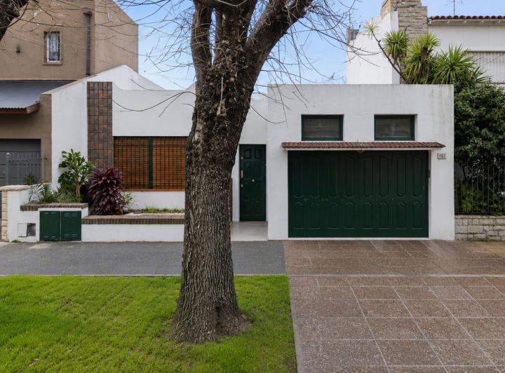 Casa · 362m² · 6 Ambientes · 2 Cocheras