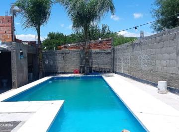 Casa · 312m² · 8 Ambientes · 2 Cocheras · Se Vende Casa Amplia/versatil Sta Rosa Valleviejo