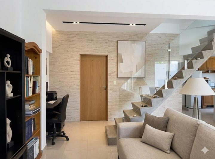 Casa · 200m² · 9 Ambientes · 2 Cocheras
