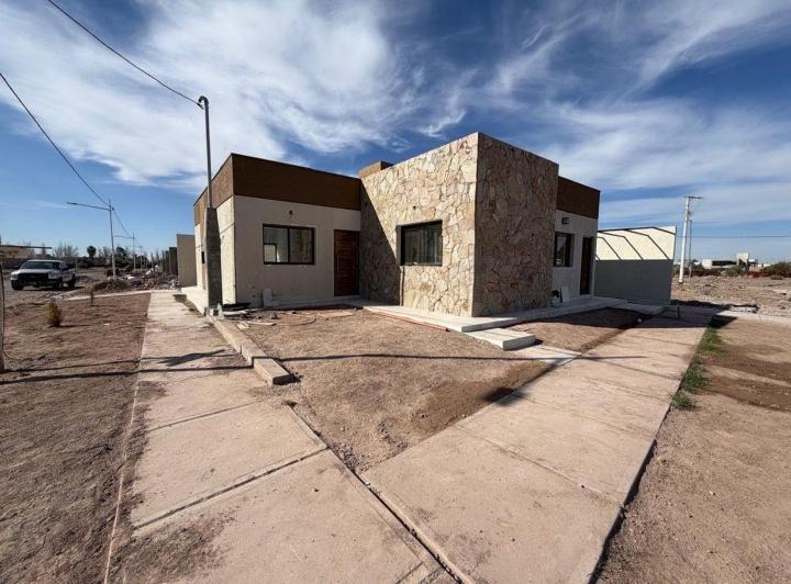 Casa · 80m² · 4 Ambientes · 1 Cochera