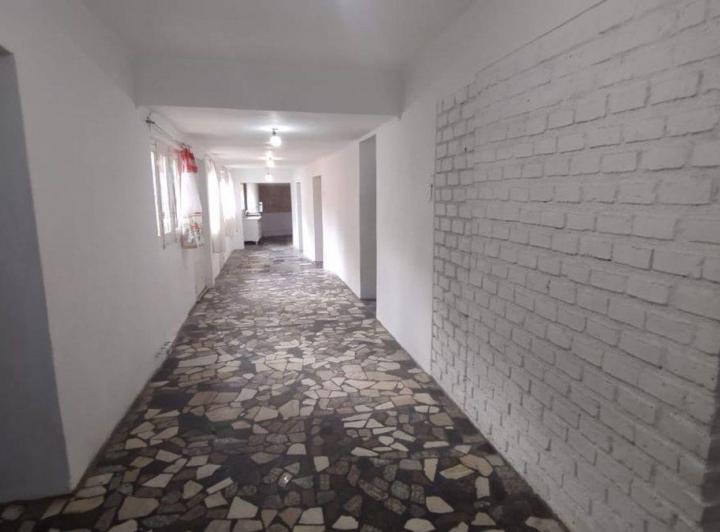 Casa · 222m² · 8 Ambientes · 1 Cochera