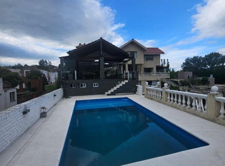 PH · 140m² · 2 Ambientes · 2 Cocheras