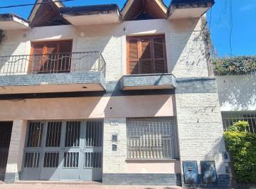 Casa · 70m² · 5 Ambientes · Casa Planta Alta de 2 Dorm.