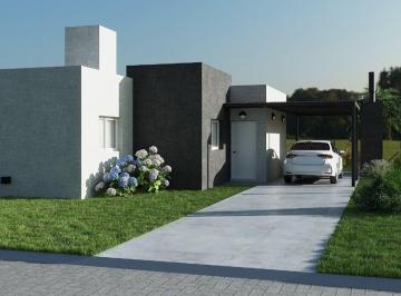 Casa de 3 ambientes, Alvear · Casa en Venta a Estrenar en Barrio Privado de Alvear