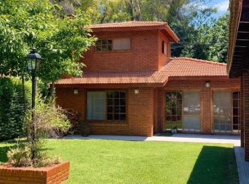Casa de 5 ambientes, Berazategui · Hermosa Casa en Venta en El Country Club El Pato