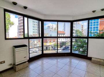 Departamento · 85m² · 4 Ambientes · Departamento en Alquiler con Patio