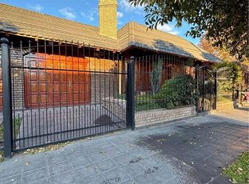 Casa de 20 ambientes, Cipolletti · En Venta Casa 5 Dorm Piscina. Lisandro de La Torre 460. Cipolletti