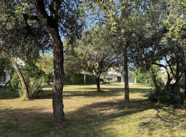 Terreno · 825m²