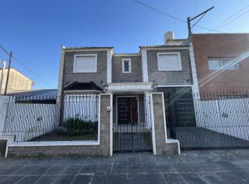 Casa · 250m² · 4 Dormitorios · 2 Cocheras · Olazabal 437 - General Pacheco - Partido de Tigre.
