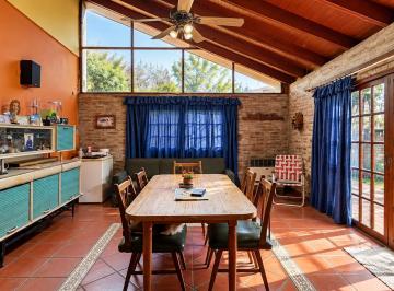 Casa · 135m² · 2 Ambientes · 1 Cochera · Venta Casa en 2 Ambientes en Merlo 130 m² Muy Luminoso y Quincho