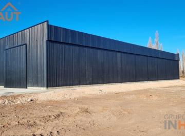 Bodega-Galpón · 420m² · Galpón en Alquiler Limite Plottier