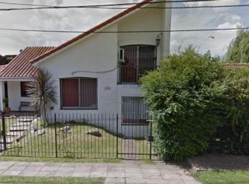 Casa de 4 ambientes, Morón · Chalet en Castelar Norte – Excelente Ubicación a 1 Cuadra de Av Santa Rosa