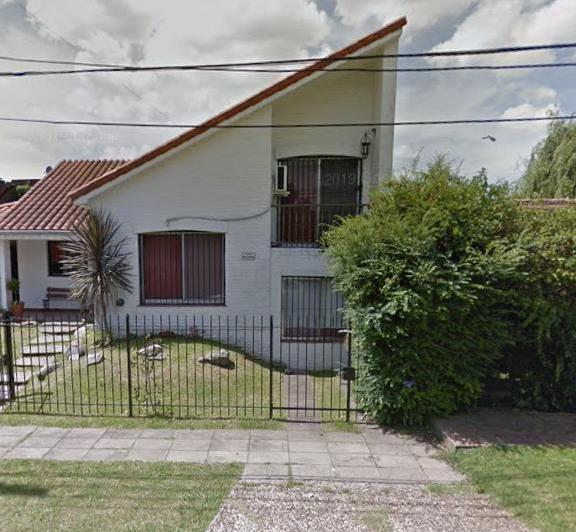 Casa · 180m² · 4 Ambientes · 1 Cochera
