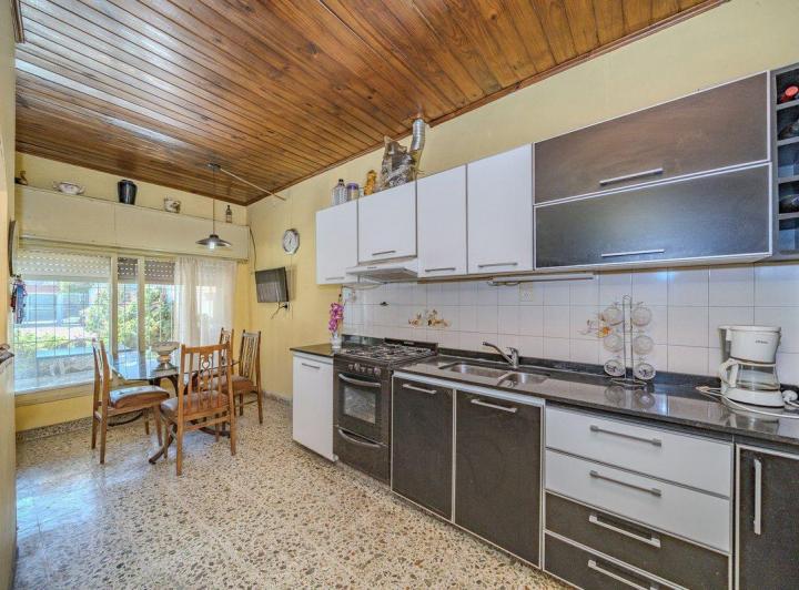 Casa · 161m² · 3 Ambientes · 3 Cocheras