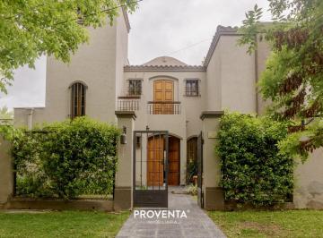 Casa de 9 ambientes, Chacras de Coria · Casa Solares de Gabrielli 280 m², 3 Dorm., exelente