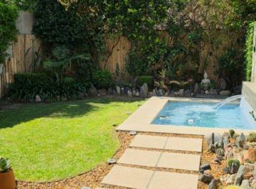 Casa de 8 ambientes, Córdoba · Vendo Duplex 3 Dorm. Jacuzzi Cochera Doble Lomas del Chateau Apto Credito