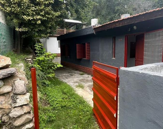 Casa · 92m² · 6 Ambientes · 2 Cocheras