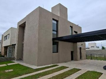 Casa de 7 ambientes, Córdoba · Venta de Casa 3 Dorm. - Distrito Sur
