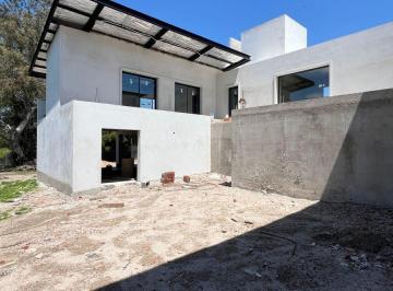 Casa de 8 ambientes, Alta Gracia · Vendo Casa de Categoria a Estrenar en Country El Anglo