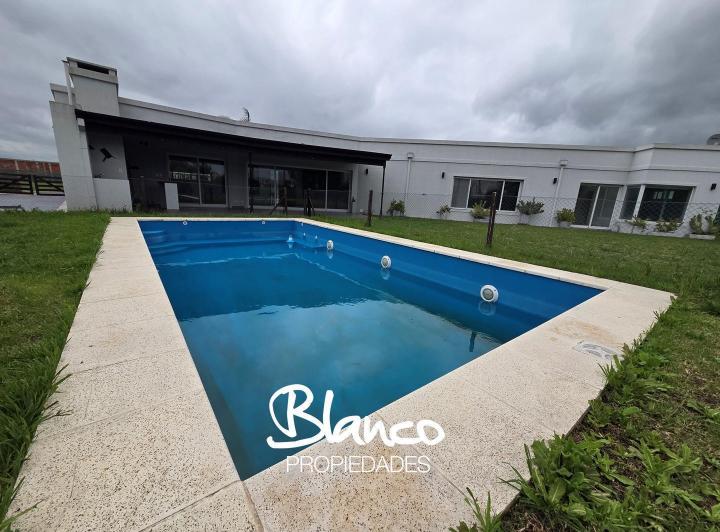 Casa · 196m² · 6 Ambientes · 1 Cochera