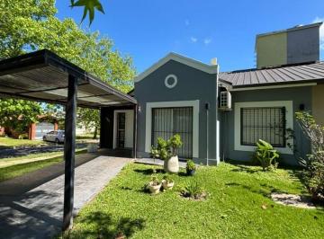 Casa de 4 ambientes, Esteban Echeverría · Venta Monte Grande Barrio Mirasoles Casa 4 Ambientes Cochera Parrilla y Piscina