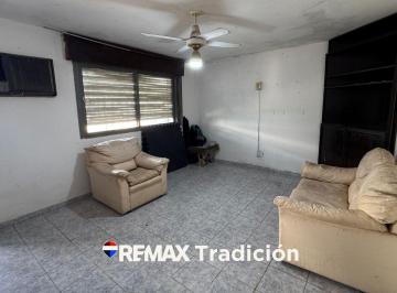 Casa · 180m² · 3 Ambientes · Duplex en Venta - 2 Dorm.