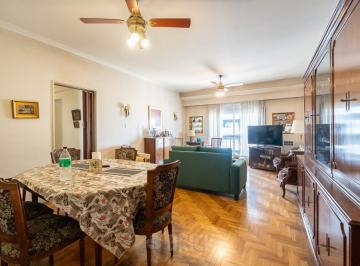 Departamento · 125m² · 4 Ambientes · Av Pueyrredon y Av Corrientes - Frente Impecable Todo Sol Apto Profesional