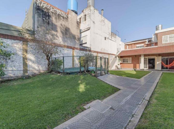 Casa · 278m² · 6 Ambientes · 1 Cochera