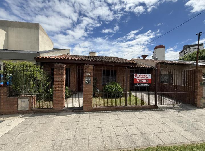 Casa · 403m² · 4 Ambientes · 2 Cocheras