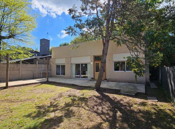Casa · 100m² · 4 Ambientes · 1 Cochera