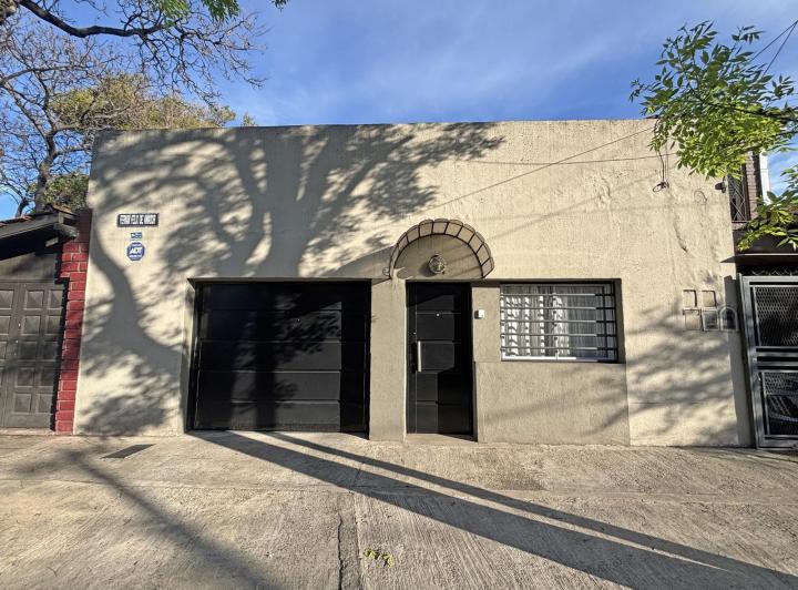 Casa · 121m² · 2 Ambientes · 1 Cochera