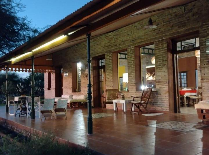 Casa · 417m² · 7 Ambientes · 3 Cocheras