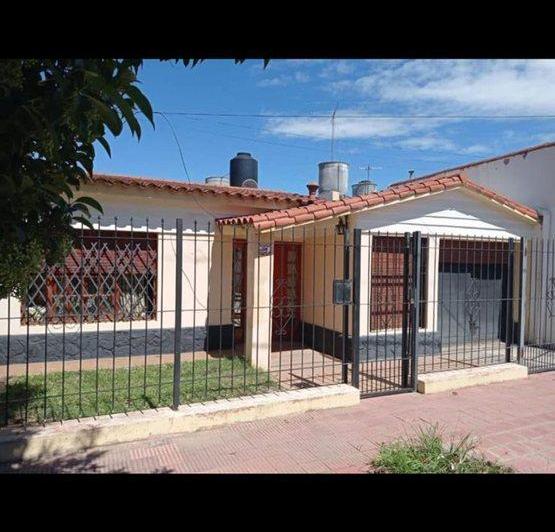 Casa · 180m² · 4 Ambientes · 1 Cochera