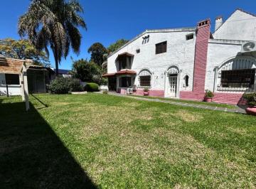Casa de 5 ambientes, San Isidro · Casa a Reciclar en Buenas Condiciones