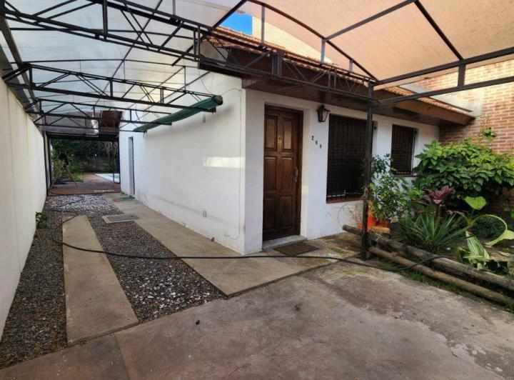 Casa · 90m² · 4 Ambientes · 4 Cocheras