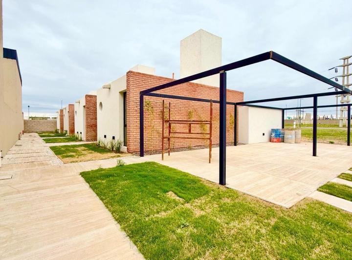 Casa · 50m² · 2 Ambientes · 1 Cochera