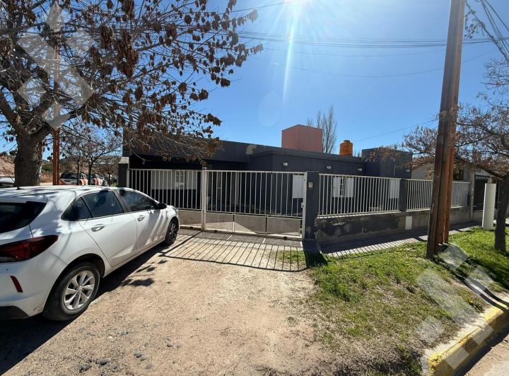Casa · 557m² · 5 Ambientes · 1 Cochera