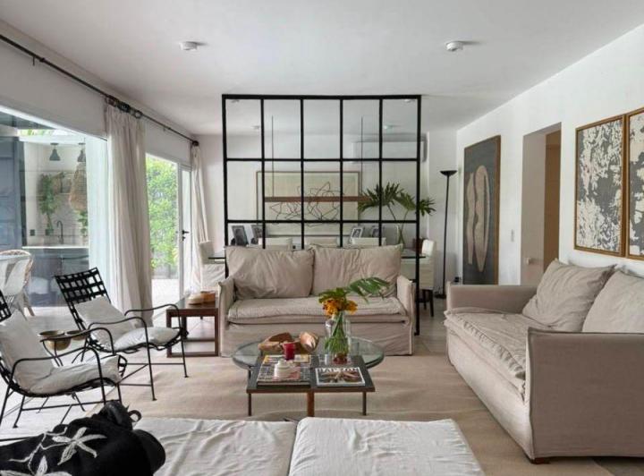 Casa · 226m² · 5 Ambientes · 1 Cochera