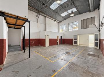 Bodega-Galpón · 300m² · 6 Ambientes · 1 Cochera · Alquiler Galpón con Oficinas en Parque Cha
