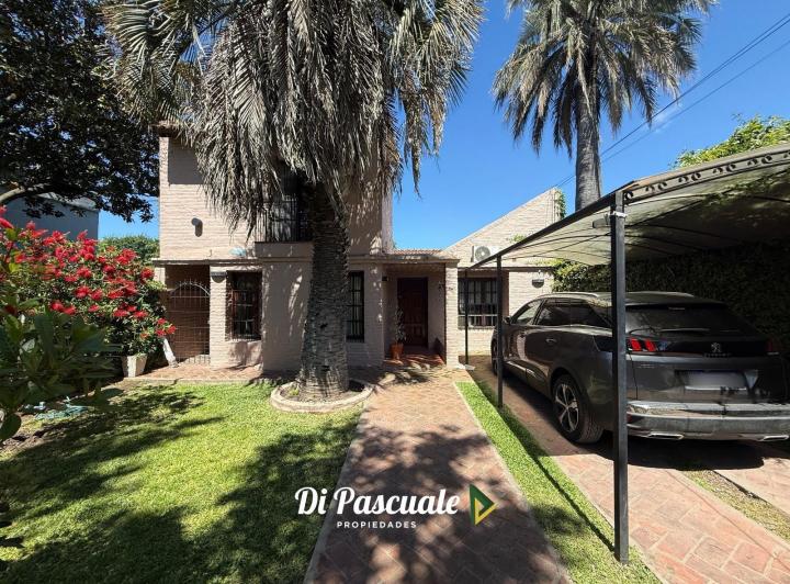 Casa · 120m² · 5 Ambientes · 2 Cocheras