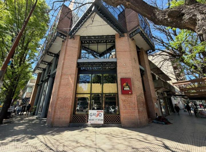 Local comercial · 100m² · 2 Ambientes